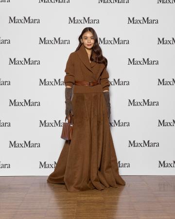 Max Mara 2026年春夏コレクションに滝沢 眞規子をはじ