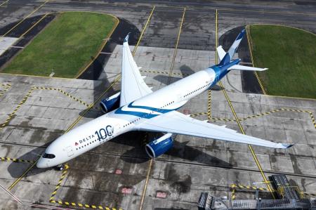 デルタ航空、創立100周年記念「100文字エッセイ」優秀