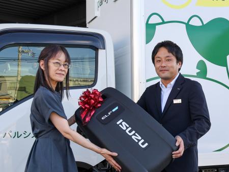 パルシステム千葉がEVトラック初導入　納車式「期待の