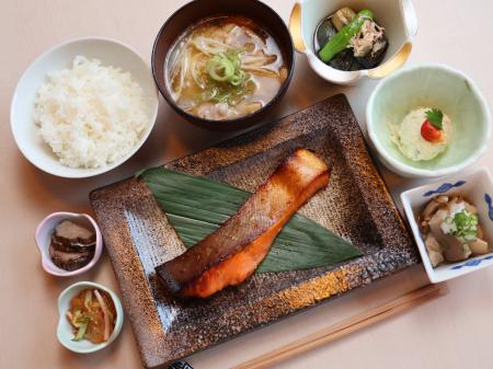 発酵ごはんとクラフトドリンク 蔵藍（くらん）がイオ