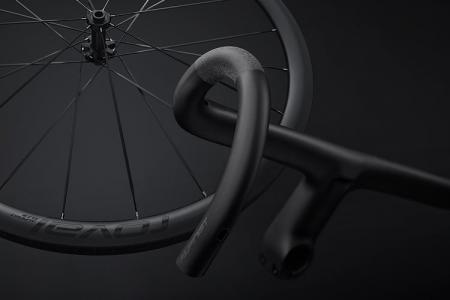 Rovalから、Alpinistホイールとコックピットの最新世