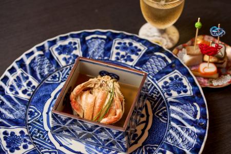 【界 加賀】冬の夜を華やかに彩る「べんがらラウンジ