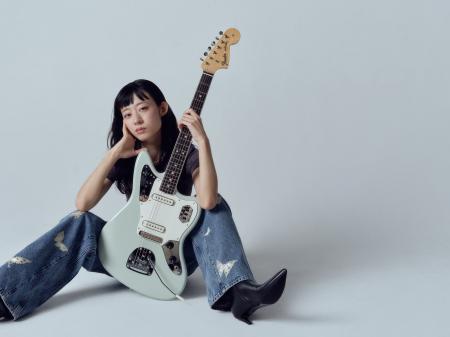 羊文学・塩塚モエカ 初のFenderシグネイチャーギター