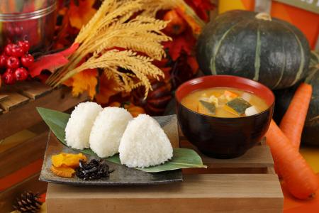 【10/10～】スイパラで“塩むすび×豚汁”の黄金コンビが
