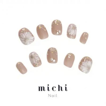 ミチネイルからフラワー×きらめきで華やかに！新作ネ