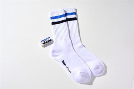 「MONO消しゴム」とのコラボ靴下が特別付録！ 『日経