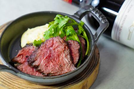 【恵比寿チーズタバーンカシーナ】オープン8周年記念