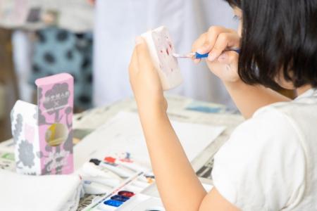 伝統工芸の魅力を伝え 子どもたちの創造性を育む出前