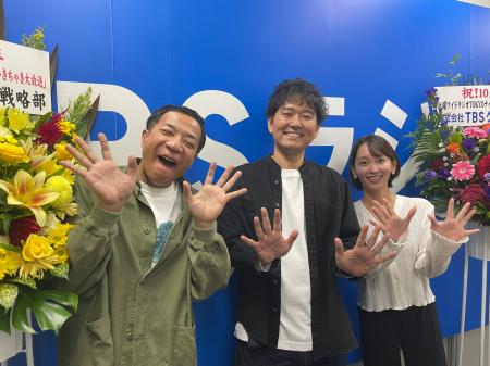 時事漫才で10年を振り返り、コサキンも登場！『土曜ワ