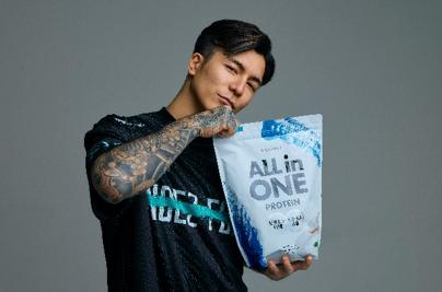 大人気ボディメイクサプリブランド「AMBiQUE」がDJ? F