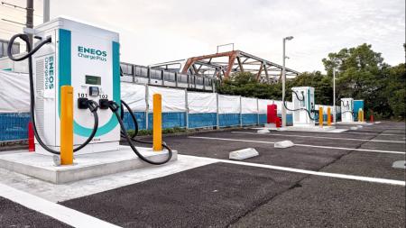 ENEOS、日本初※のトラック対応の商用車専用EV充電ステ