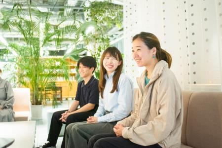 バイデンハウス、「若者の研究所」にて、Z世代への定