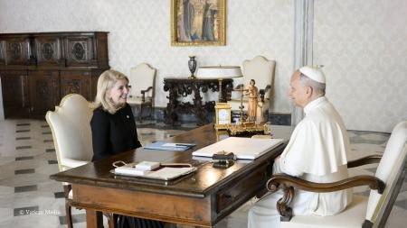 ユニセフ事務局長、ローマ教皇と会談　対外援助削減や