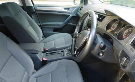 自動車内装材料の燃焼性試験の信頼性を向上