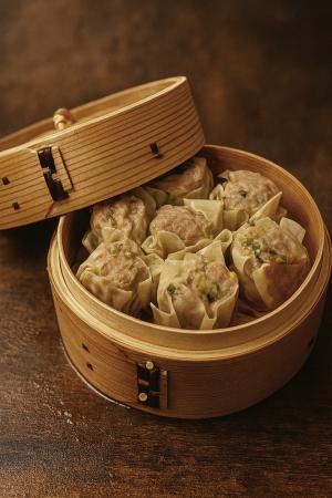 笑福シウマイ新商品「見た目はシウマイ、味はギョウザ