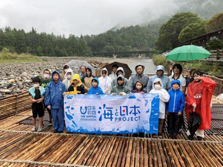 ヤナ漁体験で捕った、岐阜県の県魚「鮎」をさばいて自
