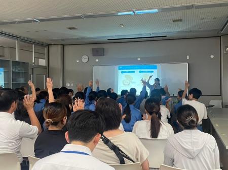 メガネのZoff「目の健康」を啓発する出張授業～栃木県