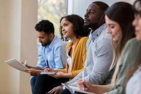 BSI（英国規格協会）、「AI自動化の波が新人の仕utf-8