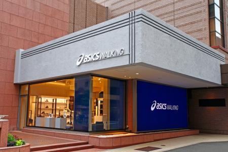 ASICS Walkingの直営店「ASICS WALKING帝国ホテルプラ