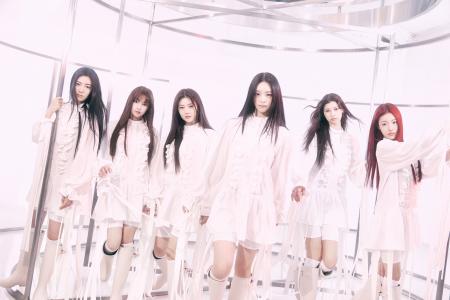 AtHeart、本日（10日）デビュー曲「Plot Twist」英語