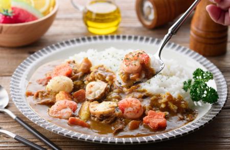 2025年８月のカレー物価1食436円　最高値から5円安　9