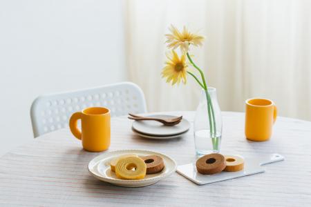ユーハイムの新商品・手のひらサイズの「リトルバウム