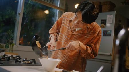 『マルちゃん正麺』新WebCM公開　櫻井海音さんがマル