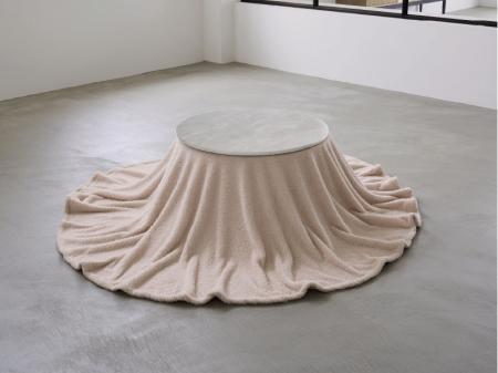 幅67cmのコンパクト設計　円形パーソナルこたつutf-8