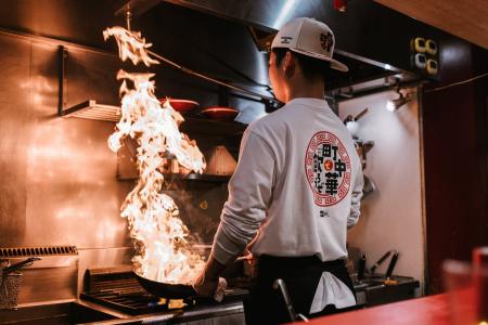 【ニューエラ】BS-TBS『町中華で飲ろうぜ』とのコラボ