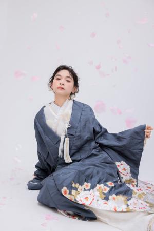 【New arrival】儚げで高貴な雰囲気を纏った色打掛