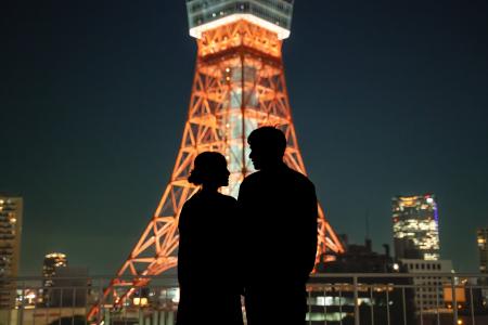 ルーフトップから大迫力の東京タワーを間近に臨む6日