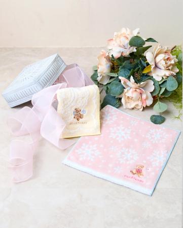 服飾雑貨メーカー川辺株式会社　「ジルスチュアート」