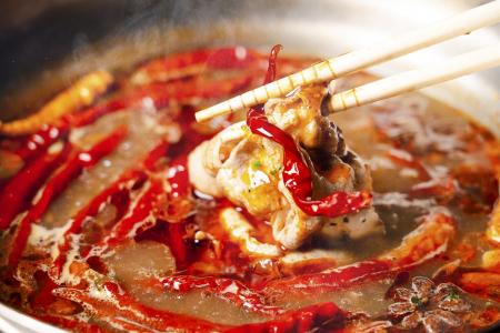 激辛界の魔女が作る「赤い壺の旨辛アロマ鍋」提utf-8