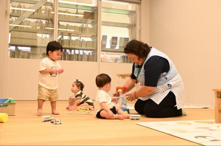 明日香、群馬・藤岡市の子育て支援拠点「ふじまる」運