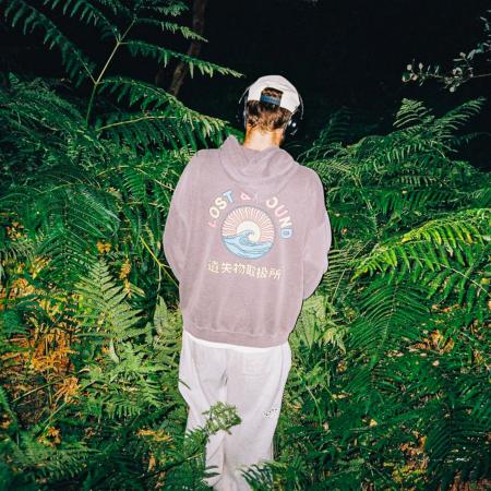 Mom Tudie、ナイジェリア出身のシンガーソングライタ Mom Tudie、ナイジェリア出身のシンガーソングライタ