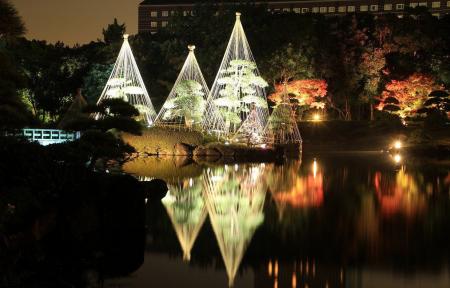 幕張新都心の日本庭園で、特別夜間開園「見浜園灯ろう