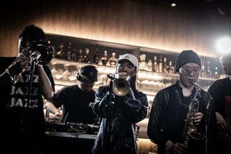 中古楽器の売買スタッフによるバンドプロジェクト「UN