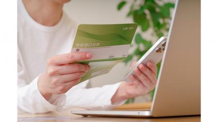 4人に1人が「100万円以上の預貯金の預け替え」を実施 4人に1人が「100万円以上の預貯金の預け替え」を実施