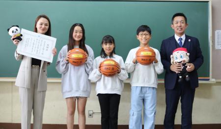 バスケットボールを寄贈し堺市教育委員会より感謝状を