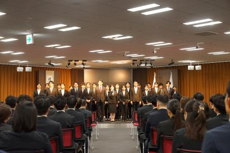 アチーブメントグループ2026年度新卒入社 内定式を開 アチーブメントグループ2026年度新卒入社 内定式を開