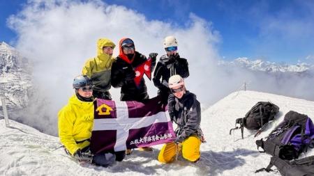 立教大学生たちがネパールの6000ｍ峰に登頂
