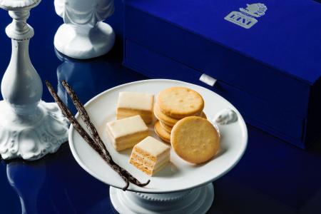 甘く満ちるバニラの“ロイヤルな余韻”を閉じ込めて。定