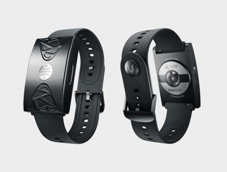 世界初※、摂取カロリーを自動計測するスマートバンド 世界初※、摂取カロリーを自動計測するスマートバンド