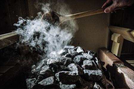 「世界大会マスターが直接指導　“サウナの未来”を担う