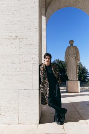 フェンディとStray Kidsのバンチャンが、ニューシング フェンディとStray Kidsのバンチャンが、ニューシング