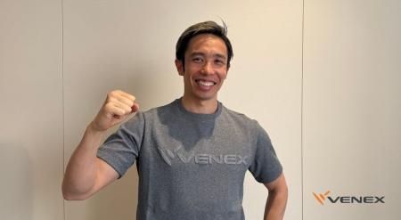 世界で活躍するパラ競泳選手富田宇宙選手とアンバサダ 世界で活躍するパラ競泳選手富田宇宙選手とアンバサダ