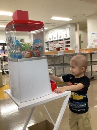 日々食べるお米で病気と闘う子ども達にガチャガチャを