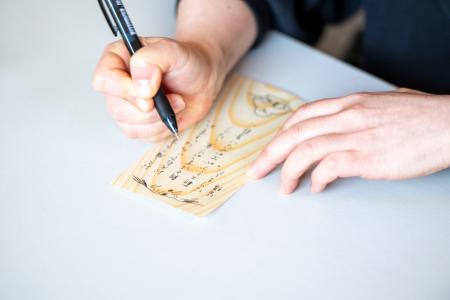 使うたびに、森と、誰かを想う。“信州経木”から生まれ