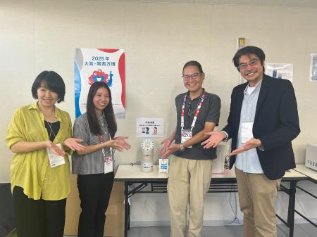 笑顔がスイッチ!笑顔計測機能つきディスペンサー「em 笑顔がスイッチ!笑顔計測機能つきディスペンサー「em