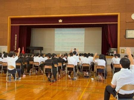 メガネのZoff「目の健康」を啓発する出張授業~群馬県 メガネのZoff「目の健康」を啓発する出張授業~群馬県